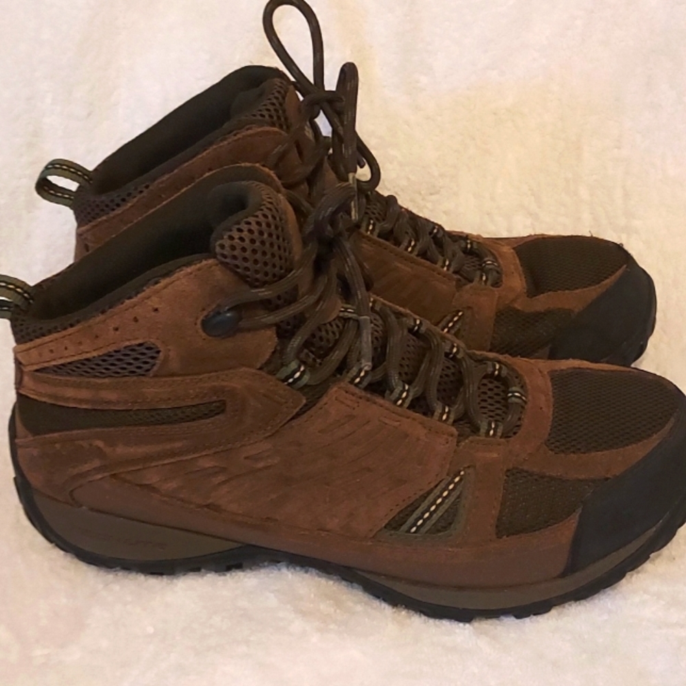 Columbia Men's Boots Siz 9